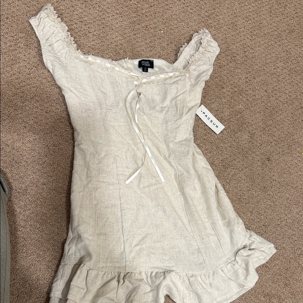 PAC sun Cream Off-Shoulder Dress with Ruffle Hem